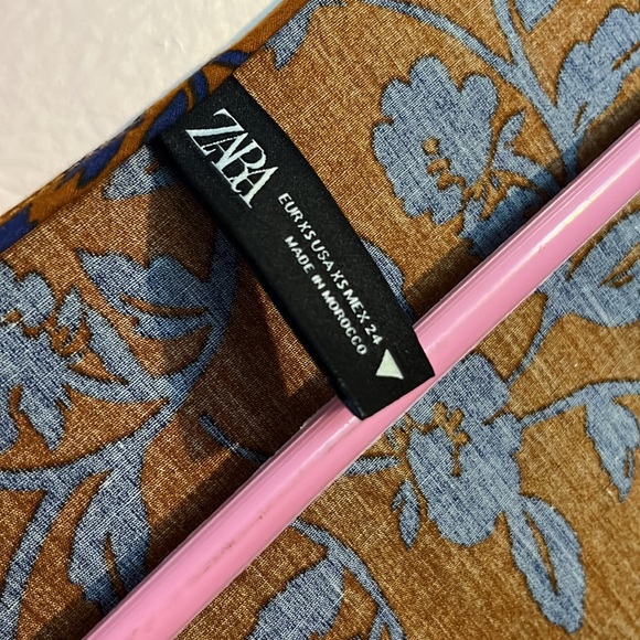 A beautiful mid-length Zara dress. - Picture 3 of 3